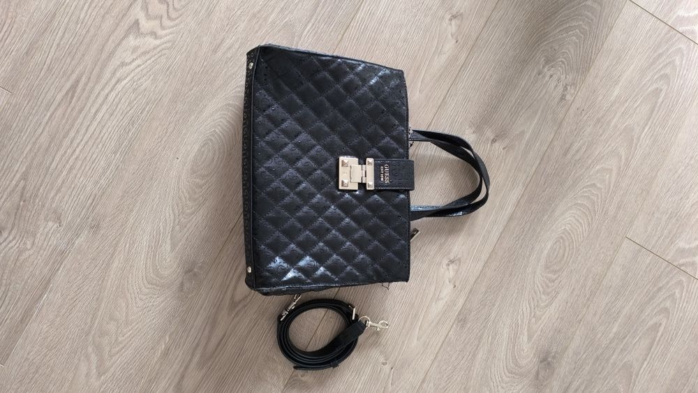 Mala Preta Guess