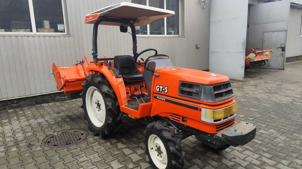 Japoński traktorek Kubota GT 5 z glebogryzarką 150 4x4 23 KM Wspomaganie