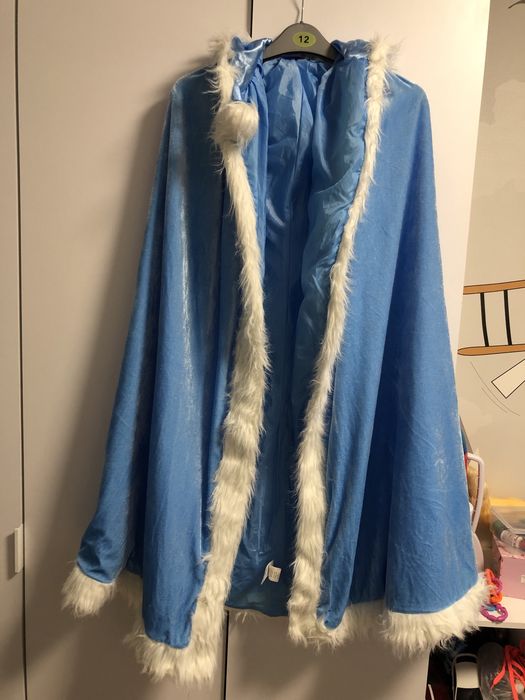 Продам накитку для Снегурочки рост 116.122.128 н