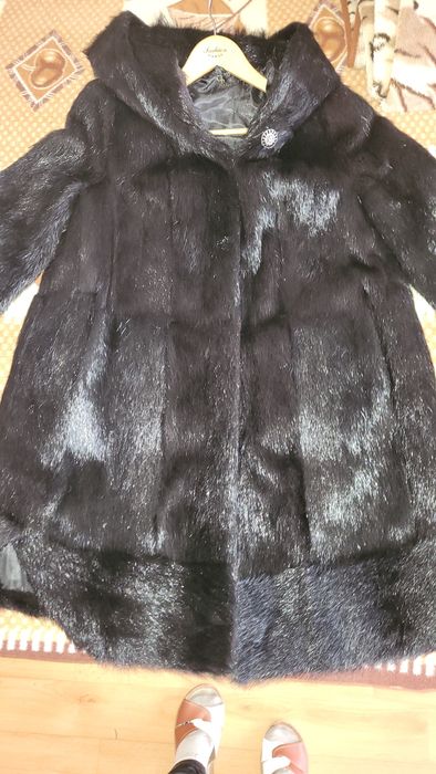 Продам  шубу з  нутрии
