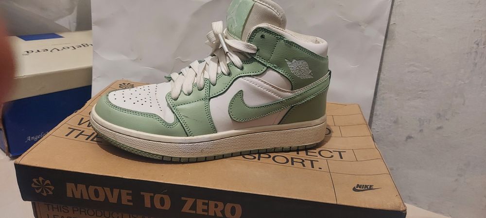 Кросівки Nike жіночі 36 р