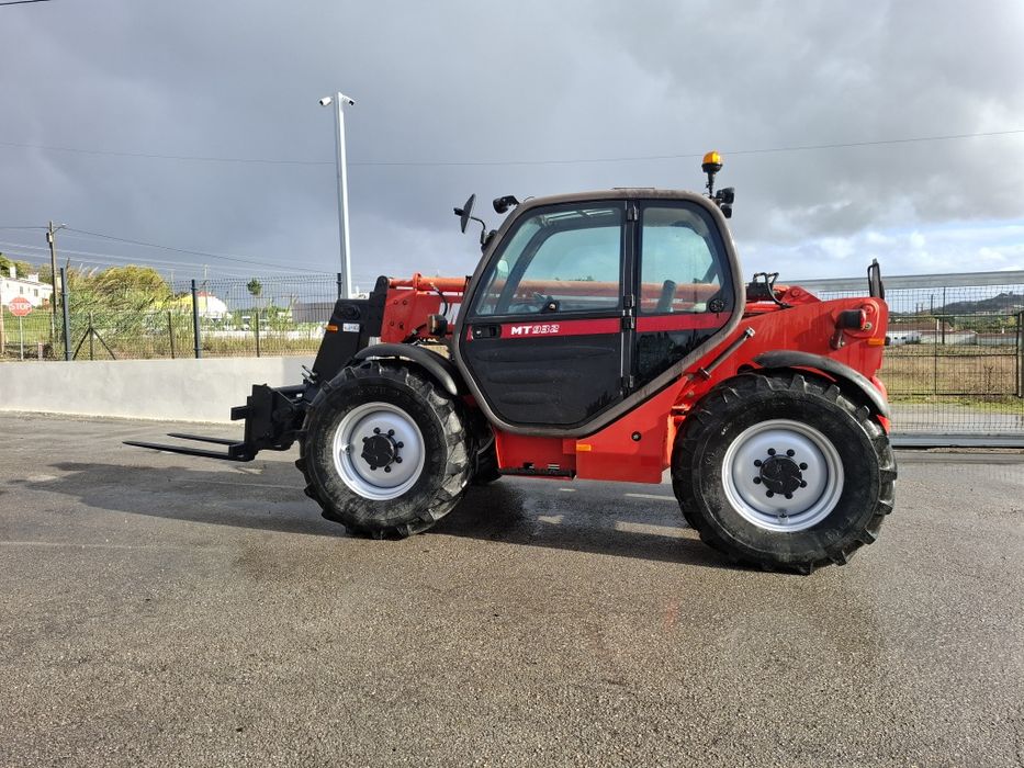 Manitou telescópico 932 com matrícula