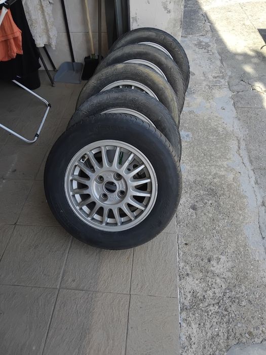 5 jantes audi com pneus bons.