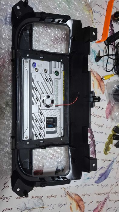 Radia 2 din com moldura