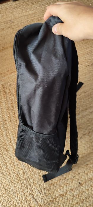 Mochila preta nova