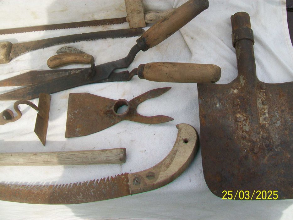 Stare narzędzia ogrodnicze