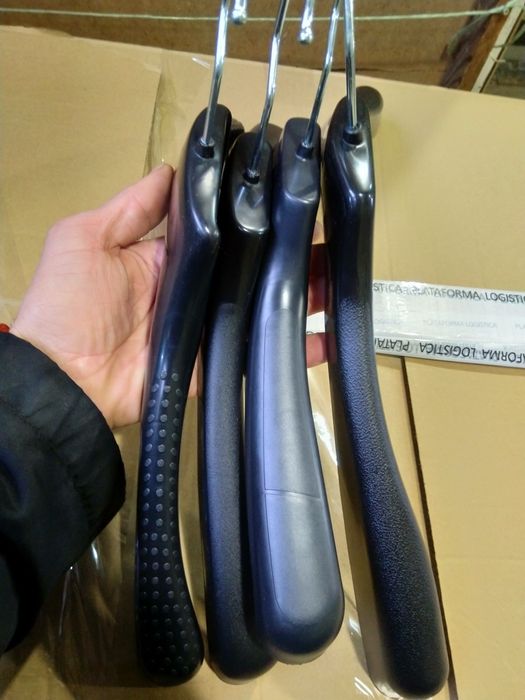 Продам вешалки и тремпеля для магазинов одежды