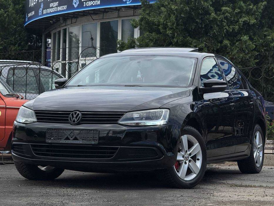 Volkswagen Jetta 2012, 2.0 дизель, автомат