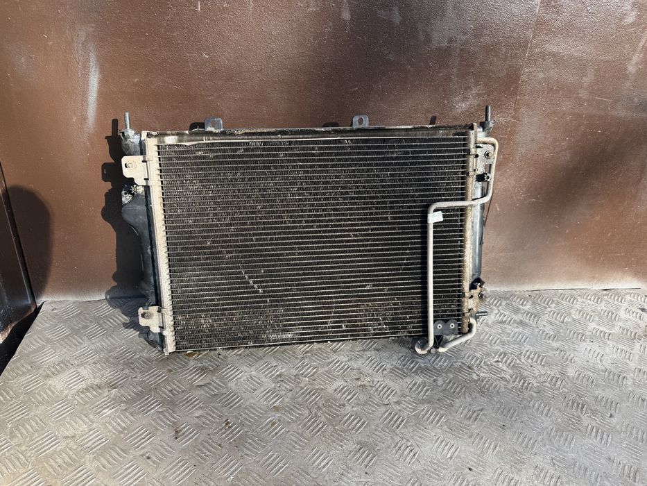 Радиатор кассета диффузор Renault Scenic RX4 2002 сценик рх4