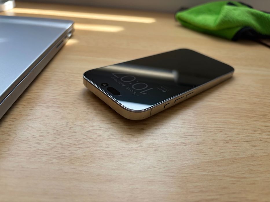 Apple iPhone 16 Pro 256Gb Natural Titanium eSim