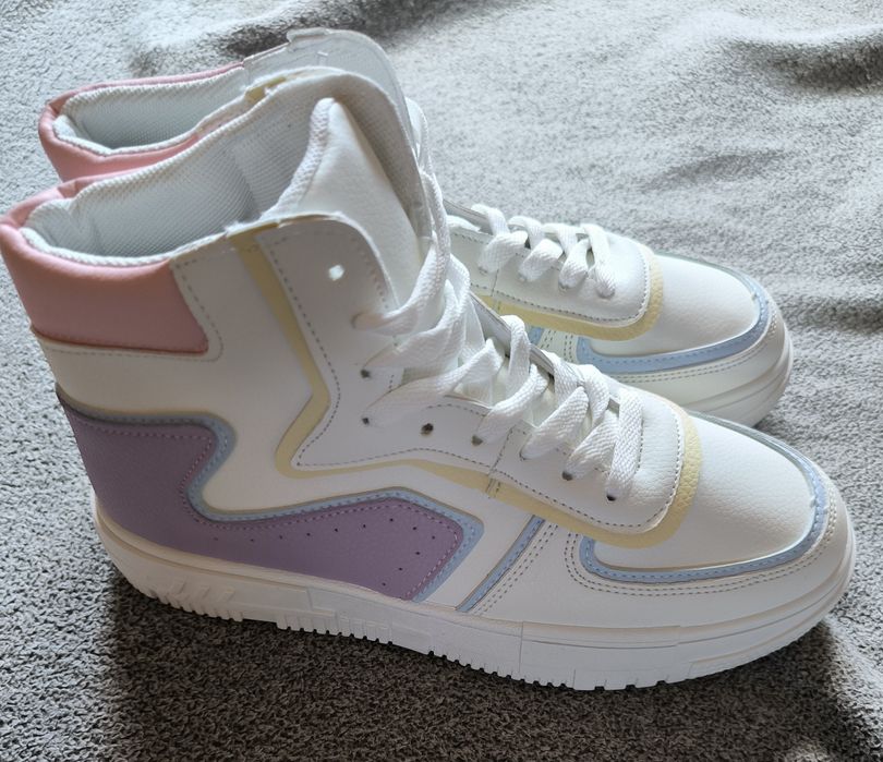 Sprzedam sneakersy Renee