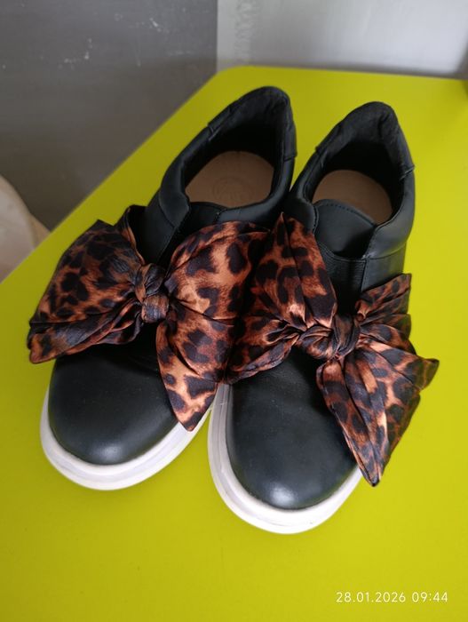 Сліпони з бантом