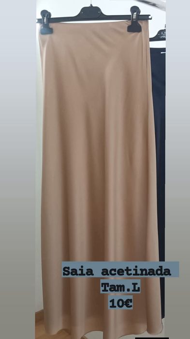 Saia Acetinada em tom dourado, Nova,  Tamanho L