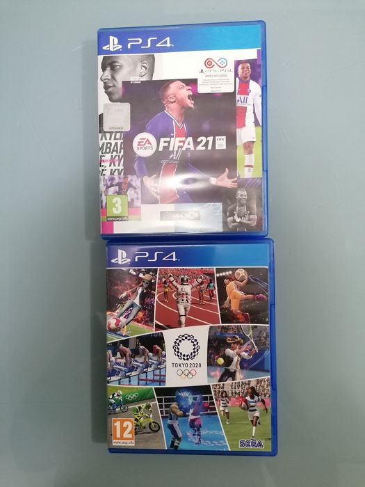 PS4 1TB com 1 comando e 2 jogos
