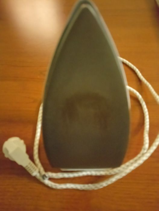 Утюг Royal ,б/у - 100 грн.