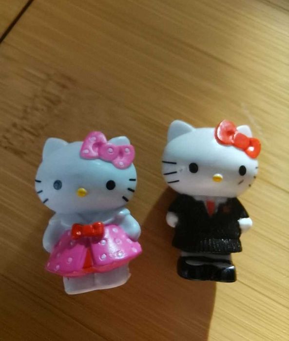 Фигурки киндер: серия Смурфики, Хеллоу китти, Минни-Маус: 2010 - 2014