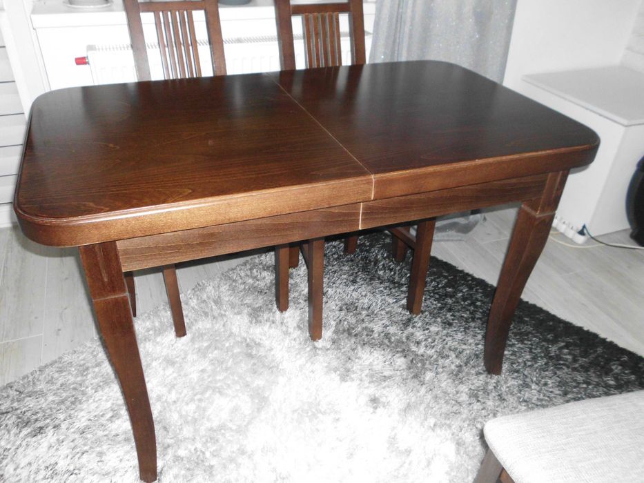 Sprzedam stół plus cztery krzesła