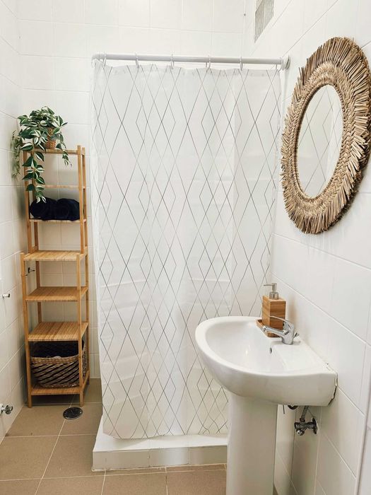 Quarto solteiro ou casal Costa Caparica sem caução