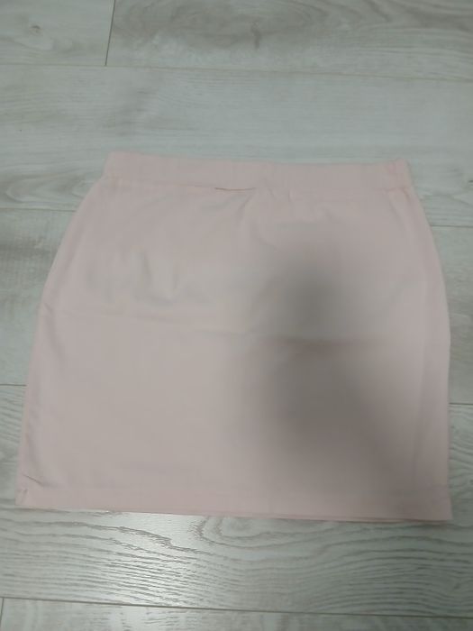 Delikatna, jasnoróżowa/ecru spódniczka mini