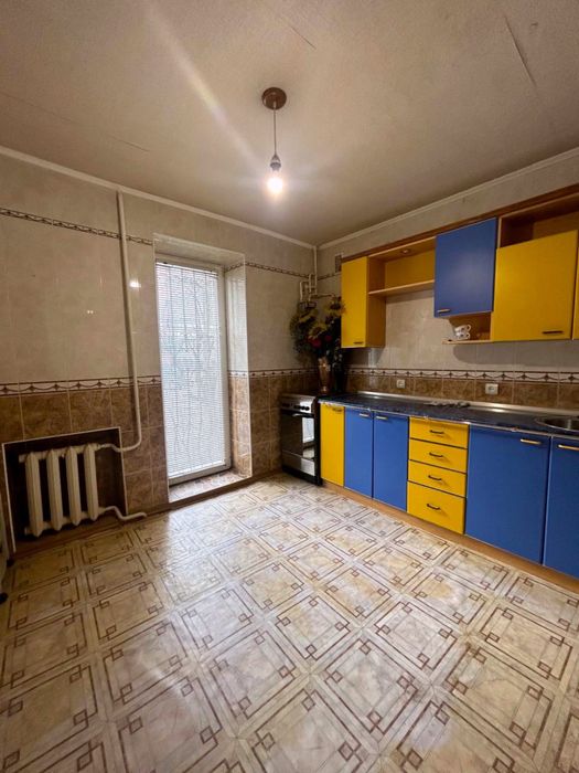 Продам 2-х кімнатну квартиру, р-н пологового будинку