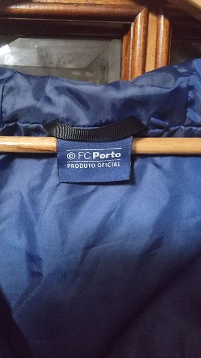 Sweter com capuz do  porto