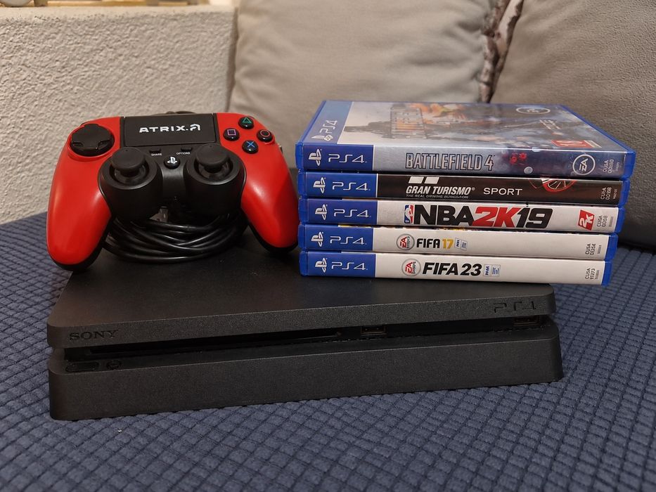 PS4 Slim 500GB + Comando + 5 Jogos + Cabos