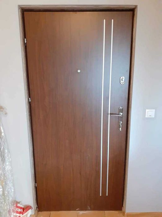 Drzwi z montażem ZEWNĘTRZNE - wejściowe do mieszkania w bloku