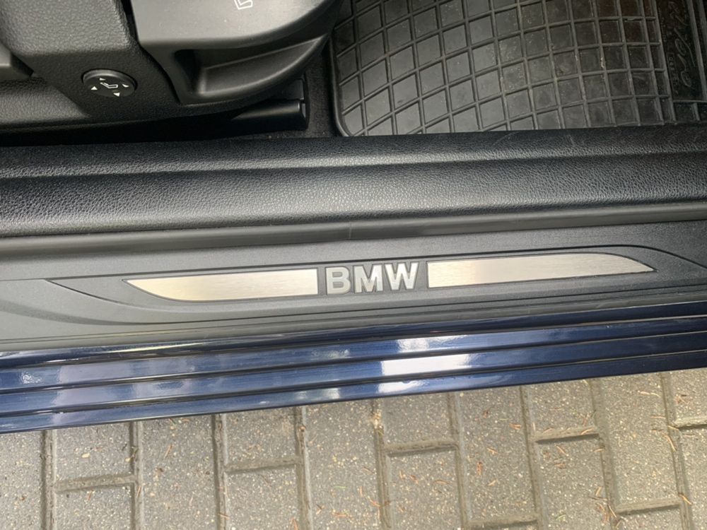 Nakładki, znaki, listwy progowe, progi, emblematy BMW F10