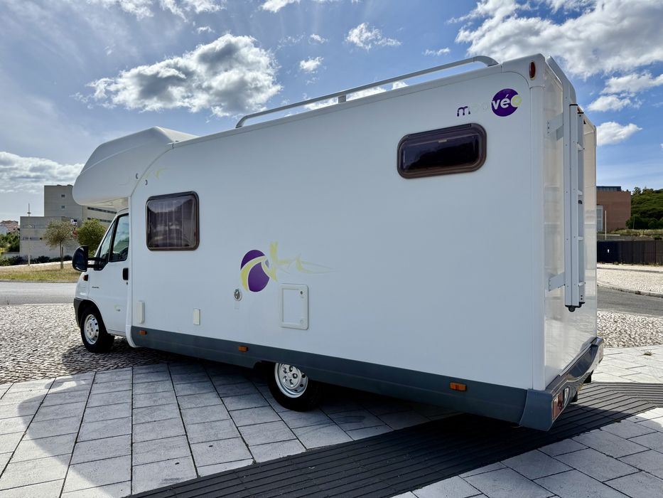 Autocaravana Citroen Capucine ano 2006, motor 2.8 JTD 128cv, 6 dormidas / Garagem grande