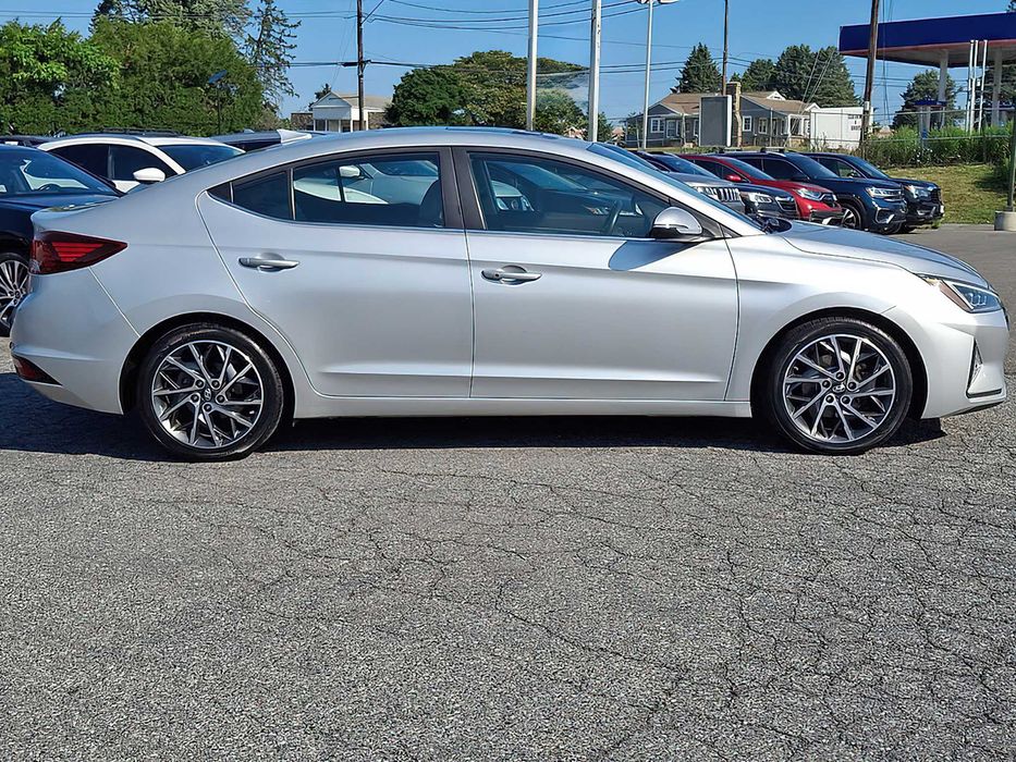 Hyundai Elantra Limited      2019