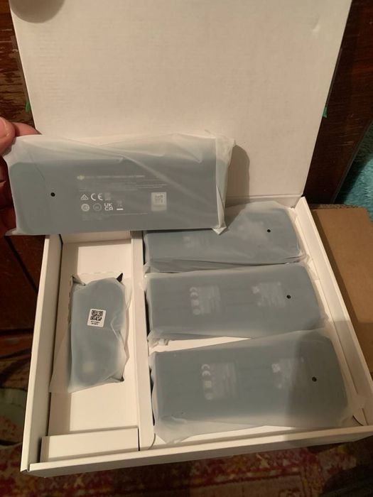 Цікавлять різні дрони кейси батареї пропелери зарядні dji