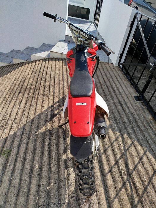 Honda CRF 100F.