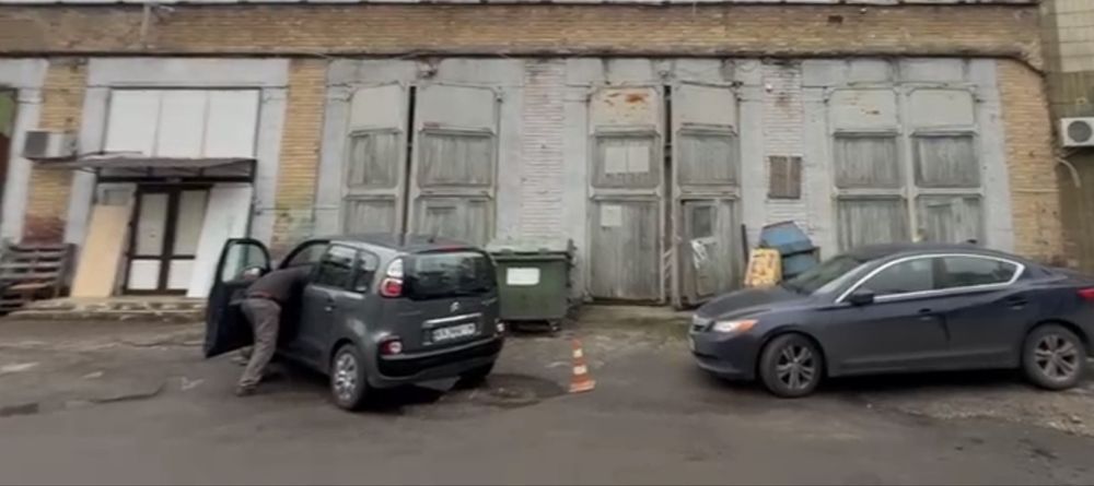 Продам виробничу, складську базу. Метро Святошино.