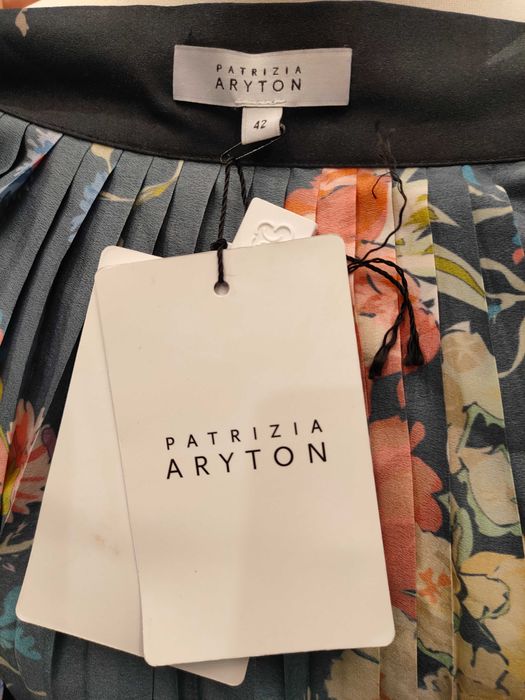 Nowa , z metką spódnica firmy Patrizia Aryton, rozm. 42