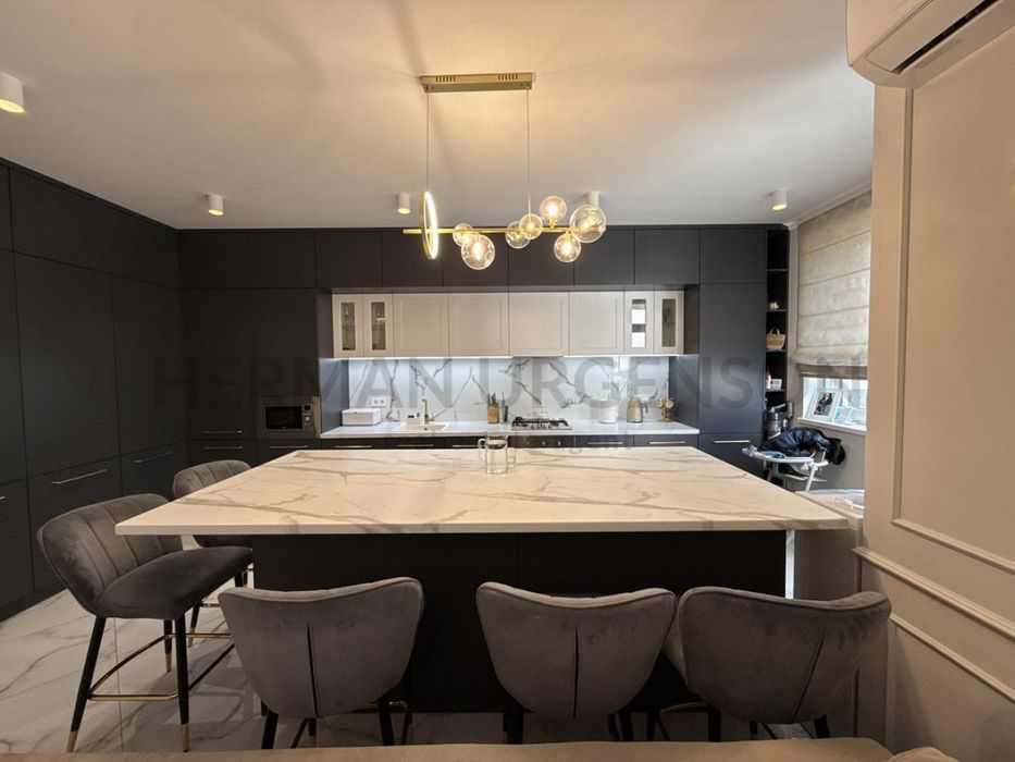 Продаж 3к квартири 110 м.кв / ЖК Bavaria, БАМ