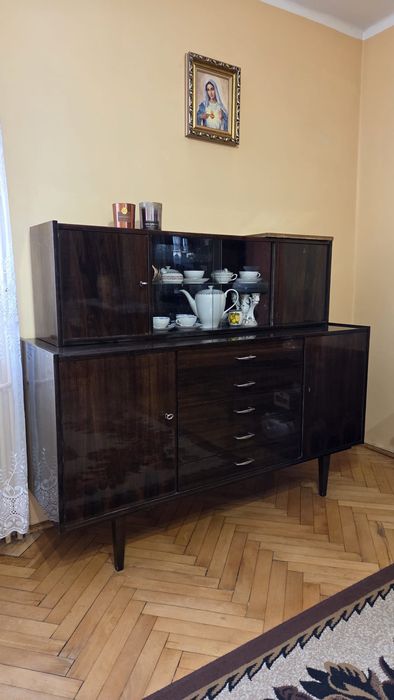 Meble PRL komplet – kredens, witryna, szafa, stół + 6 krzeseł