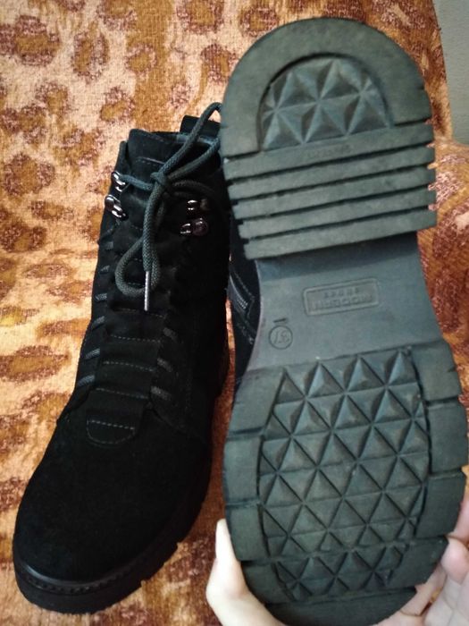 Продаю зимові ботинки б/у