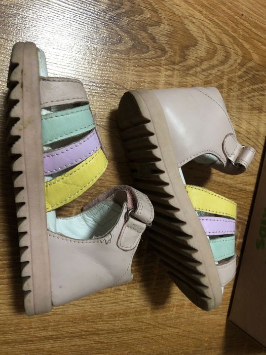 Lasocki Sandałki 24