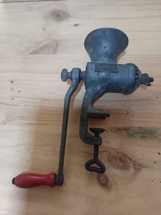 Moinho de carne manual