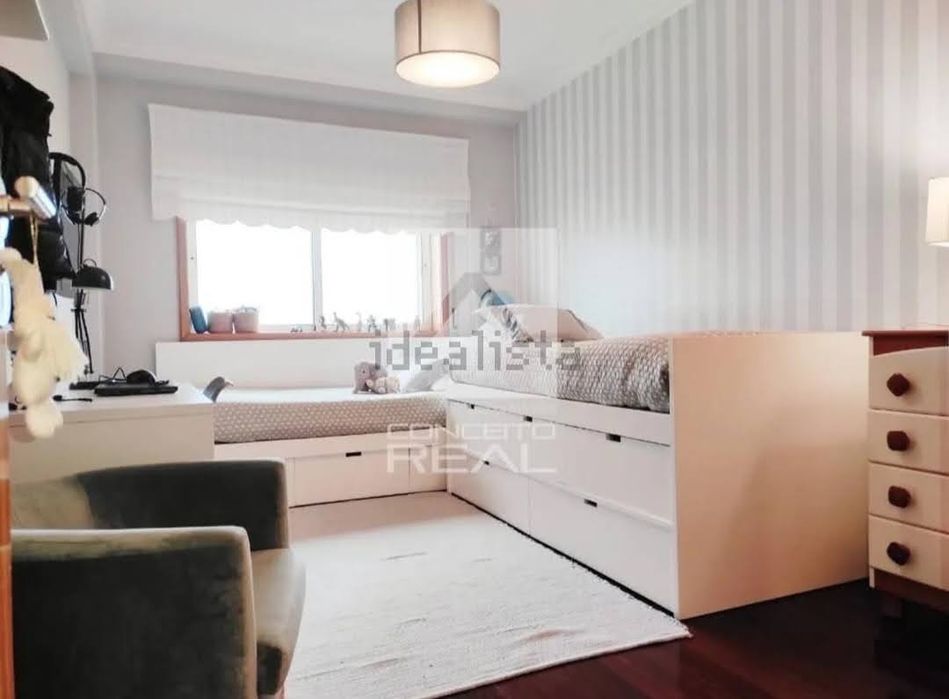 Conjunto de 2 camas criança com gavetões