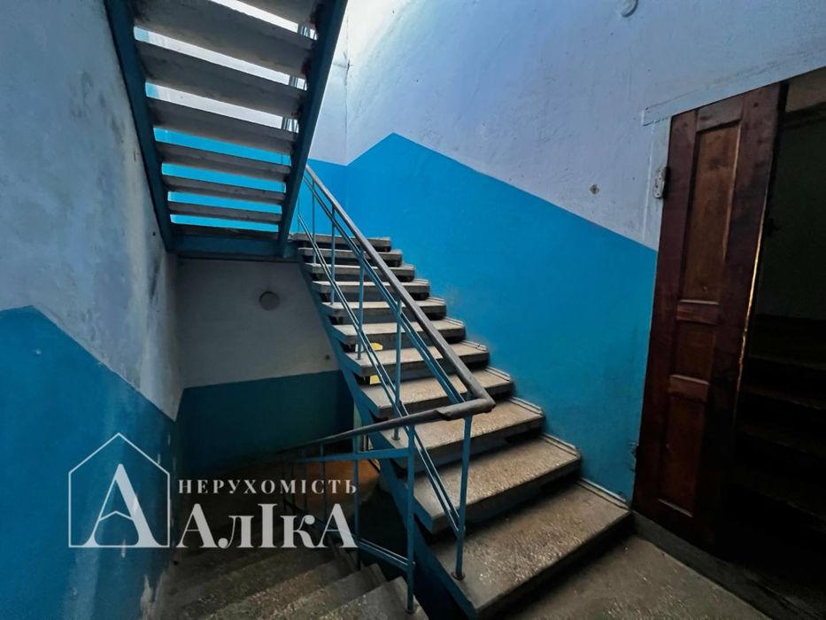 Продам велике виробниче приміщення