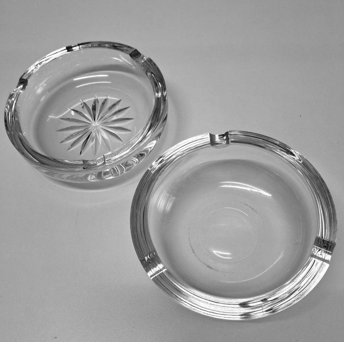 2 Cinzeiros em cristal/meio-cristal