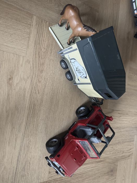 Zestaw zabawek Playmobil oraz Bruder