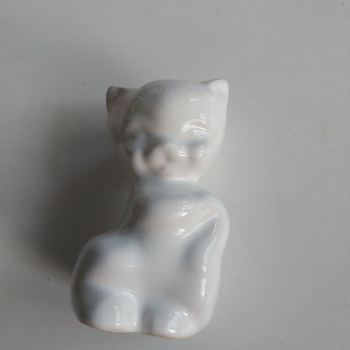 Figurka kota, biały, ceramika