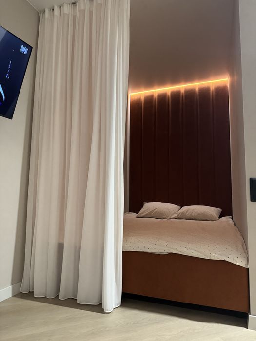 Стильна студія з неймовірним видом на Дніпро! Світло завжди є!