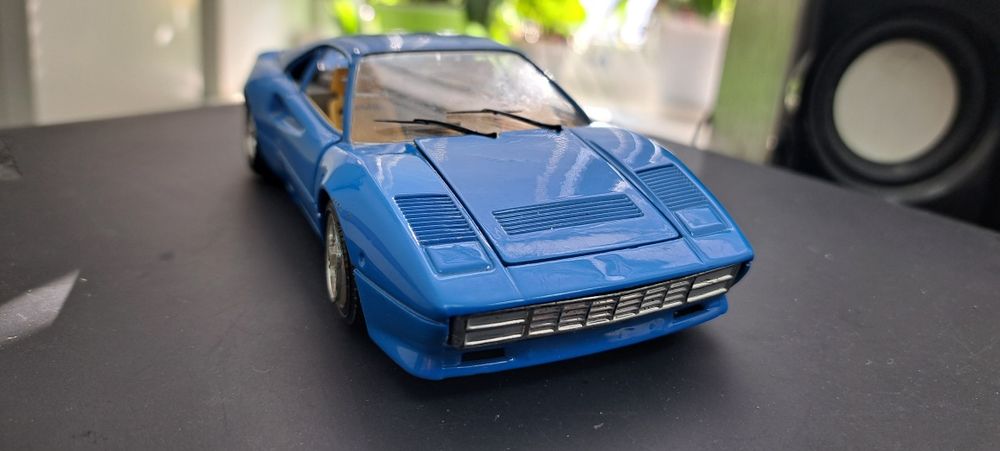 Машинка модель  ferrari gto 1984 bburago 1/24