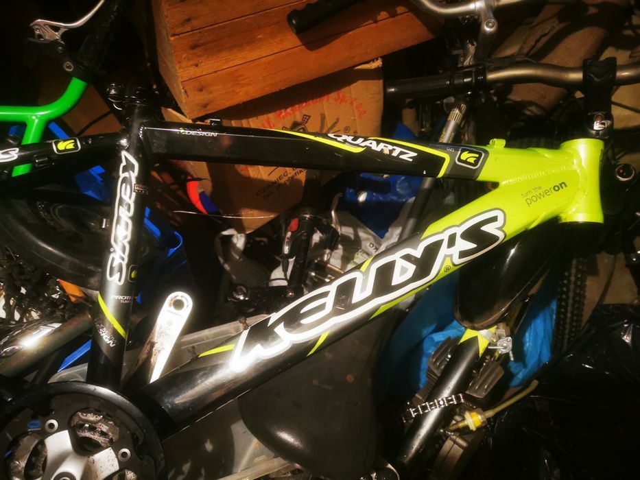 Rama Kellys Quartz 15,5 pod koła 26 shimano gak korby stery