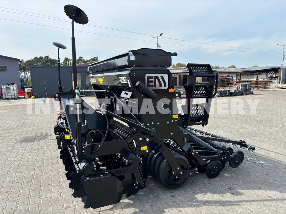 Agregat uprawowo-siewny EURO-MASZ nabudowany brona siewnik BEZORKOWIEC