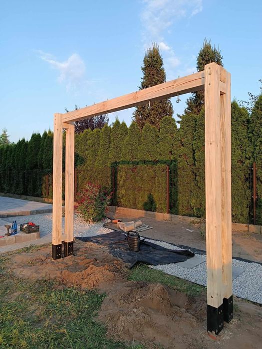 Nowoczesna huśtawka ogrodowa drewniana, stelaż