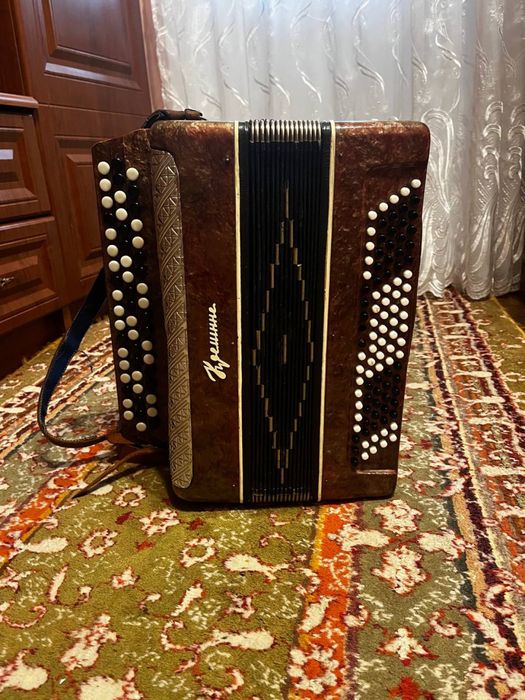 Продам баян кремінне